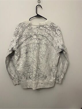 Lulu's White and Black Crackle-Pattern Crewneck Sweater